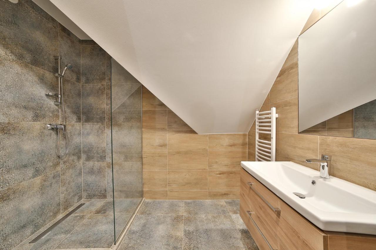 Bed & Breakfast Narciarski Dworek 3*